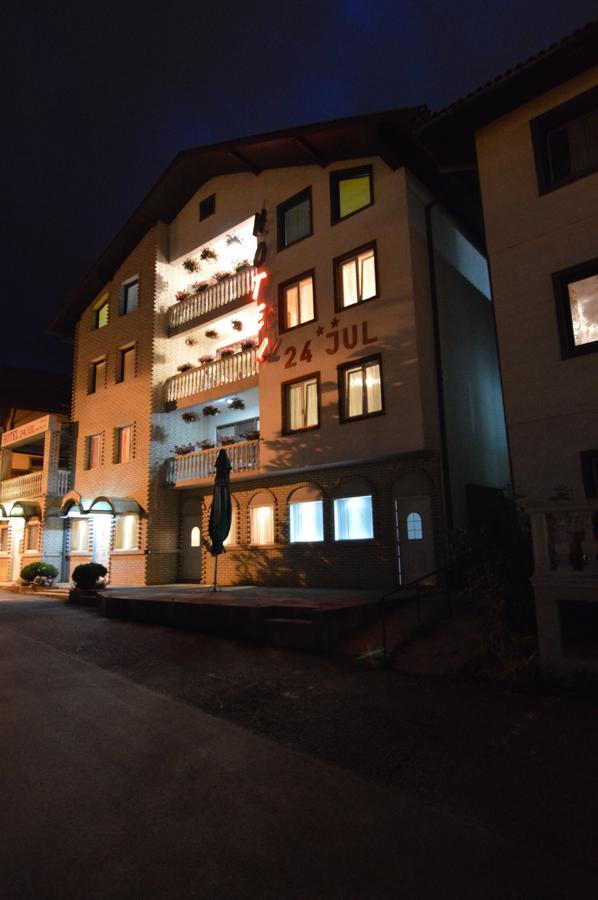 פלייבליה Hotel 24 Jul מראה חיצוני תמונה