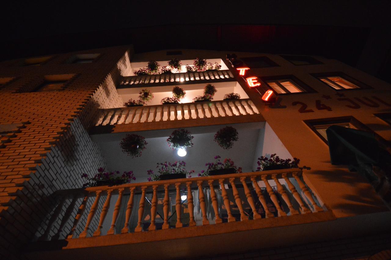 פלייבליה Hotel 24 Jul מראה חיצוני תמונה